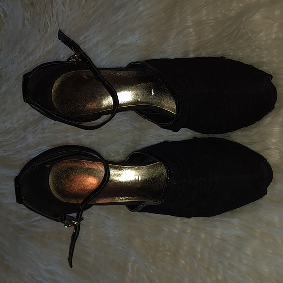 Black, Velvet Heels - Picture 2 of 4